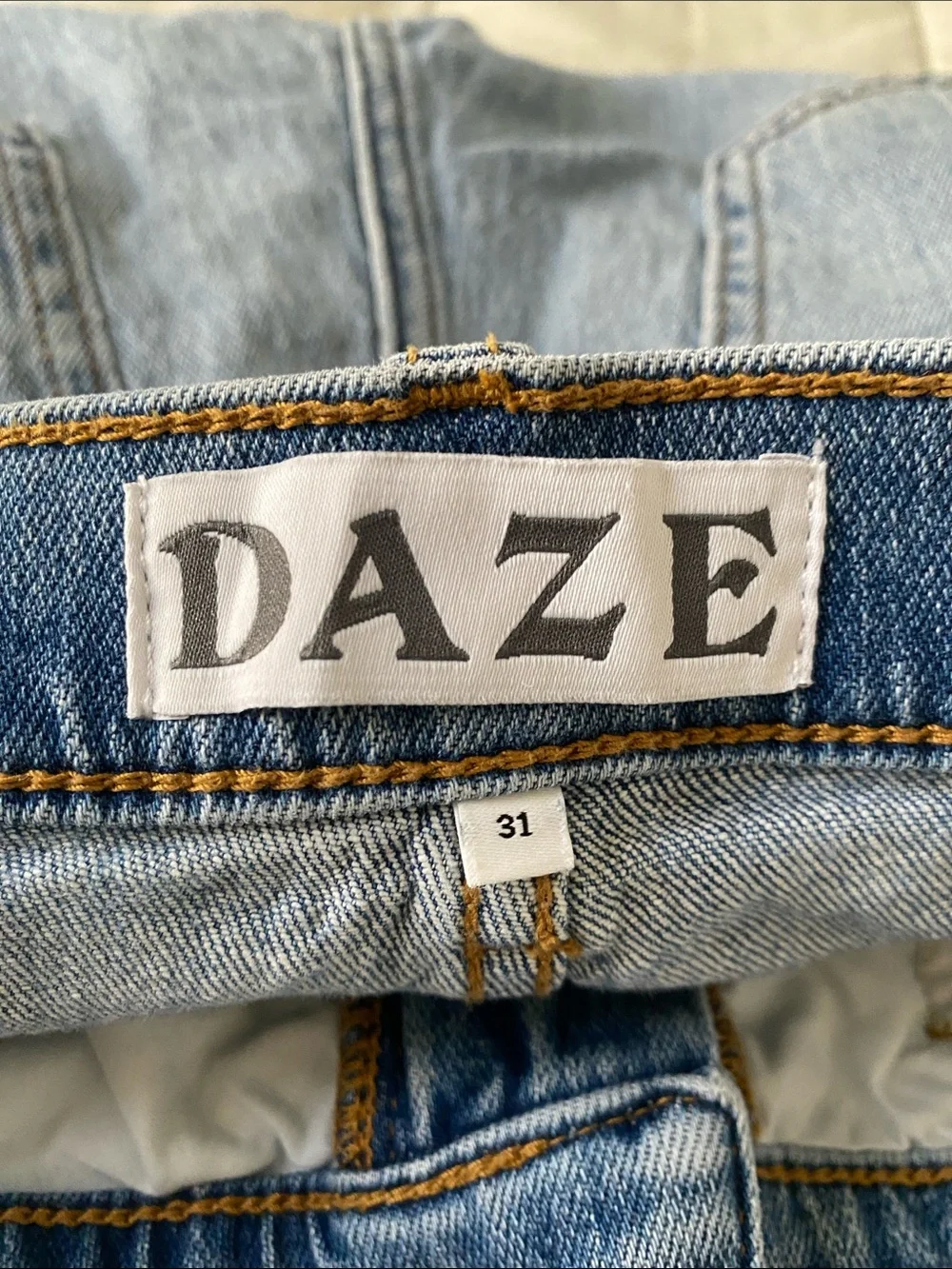DAZE Light Wash Straight Jeans — Women's Casual Mid-Rise